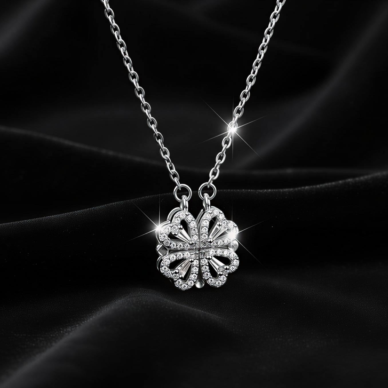 Clover Megnetic Necklace